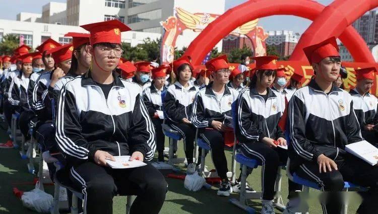 旋转螺旋塔